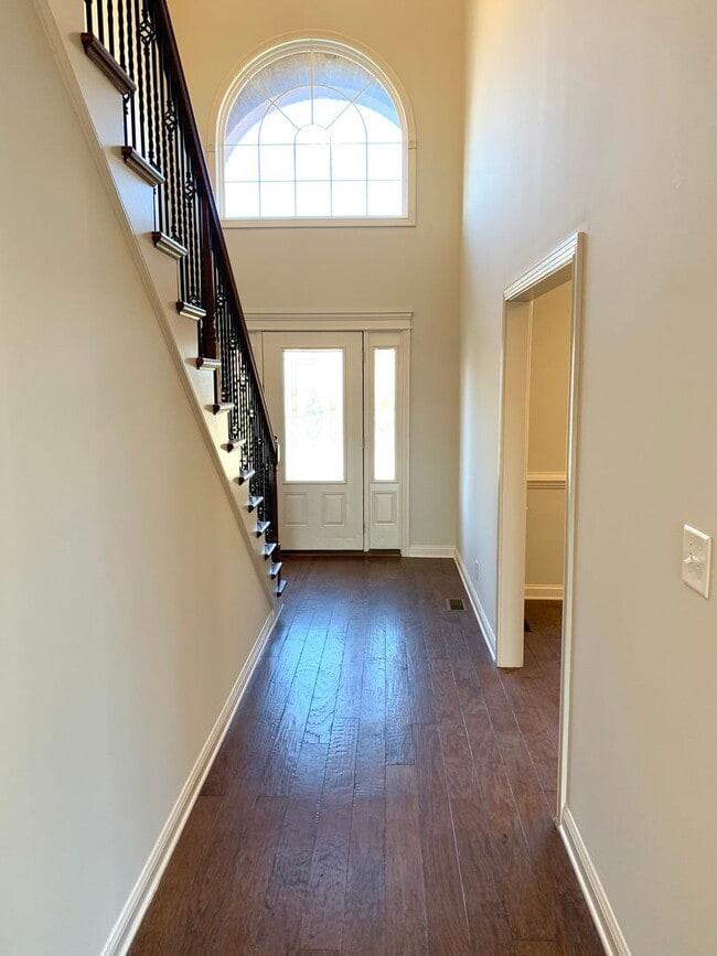 Photo - 1533 Edgewater Ln