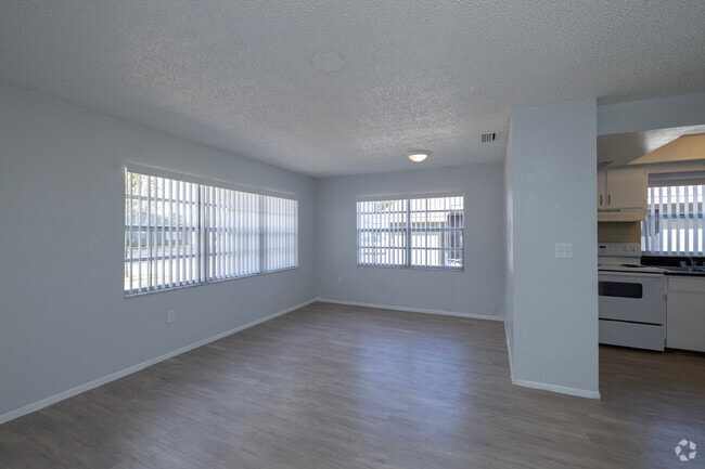 2BR, 2BA - 838SF - Living Room - Cedar Hollow Apartments