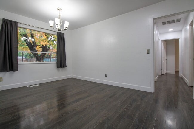 Photo - 1170 Clearview Ave NE