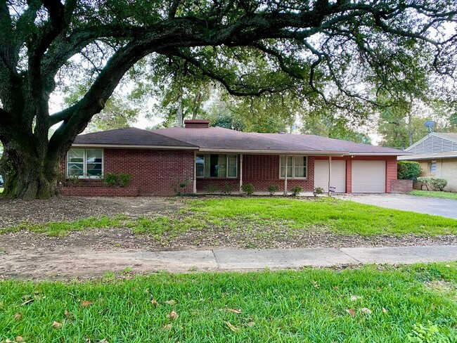 ** Charming 3/2.5 in the Broadmoor/South H... - ** Charming 3/2.5 in the Broadmoor/South H... House