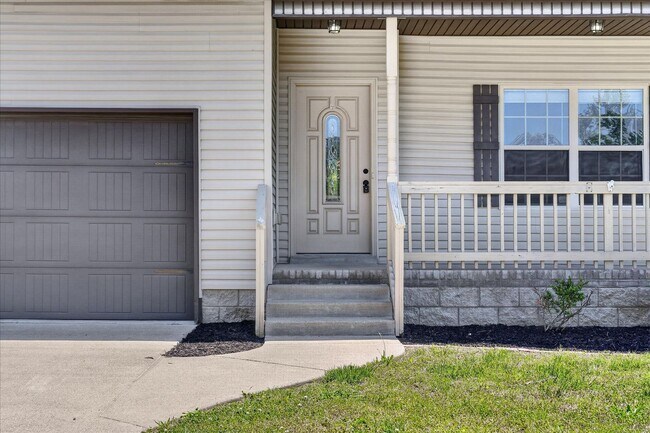 Photo - Pet Friendly Three Bedroom!