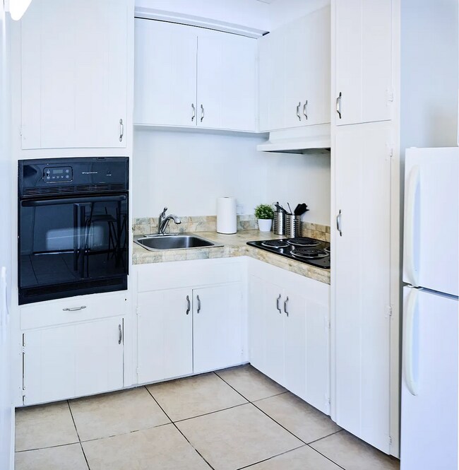 Photo - Wonderful Single Bedroom Apartment Near th...