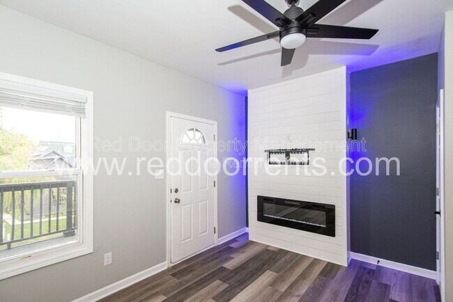 Photo - 1329 E Market St Unidad 8