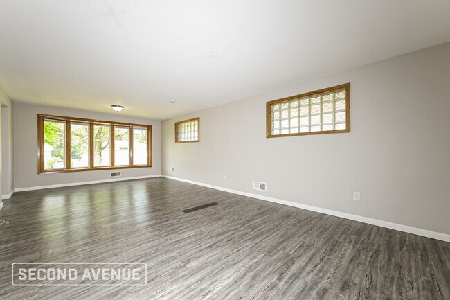 304 Garden City Dr