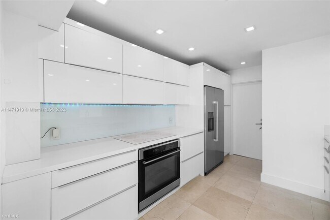 Photo - 3 br, 2 bath House - 1420 Brickell Bay Dr ...