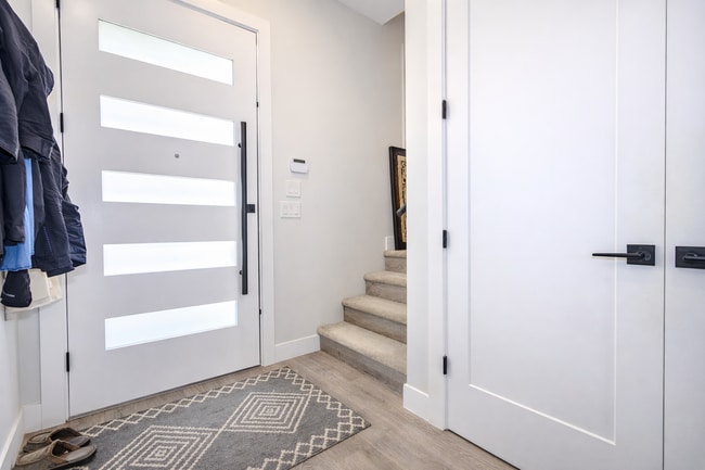 Photo - 4482 Stephen Leacock Dr