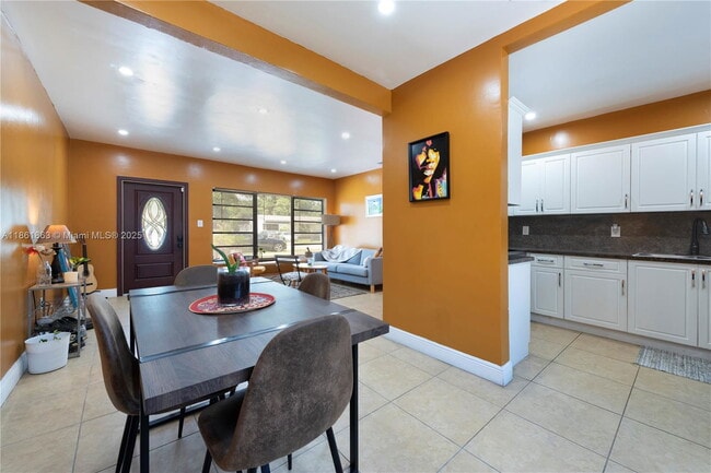 Photo - 250 NE 170th St