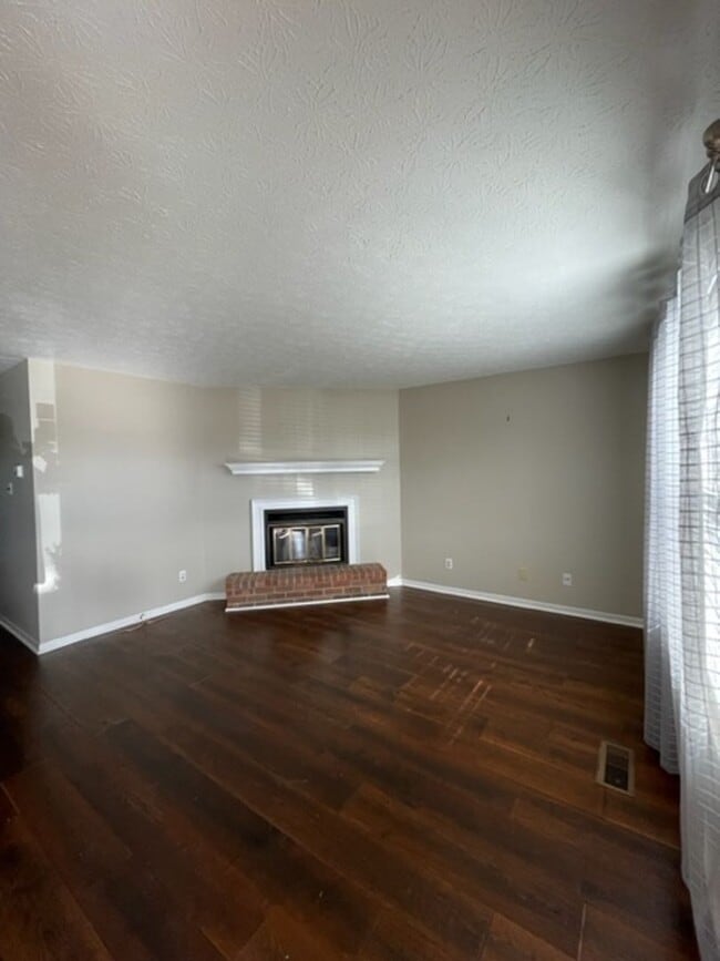 Photo - West Knoxville!  Short or long term lease options available .  2 bedroom with additional large bo...