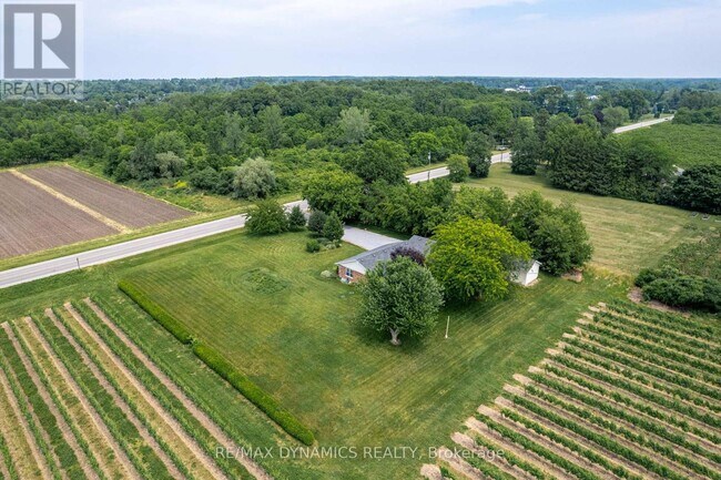 Photo - 1301 E & West Line