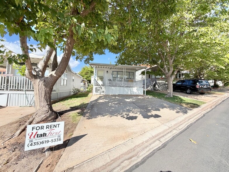 1150 W Red Hills Pkwy
