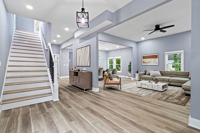 Building Photo - Stunning Fully Renovated Home in the Heart...