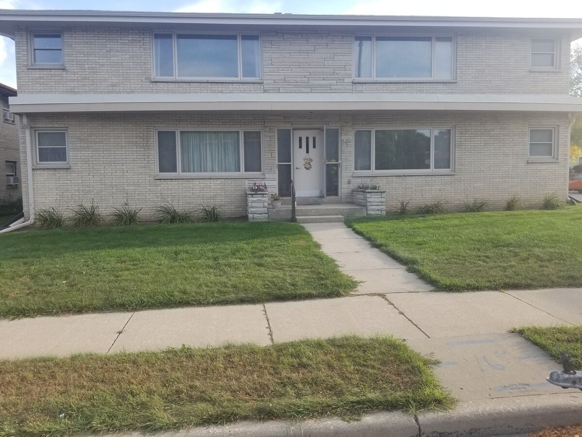 Photo - 11431 W North Ave Unit Apt. 4