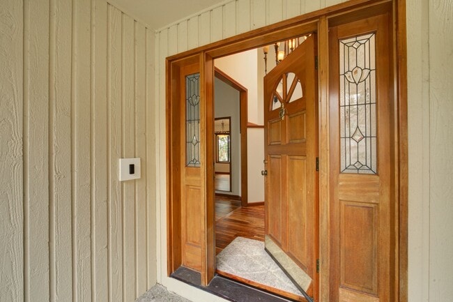 Photo - 5bd/3.5ba Bellevue Home