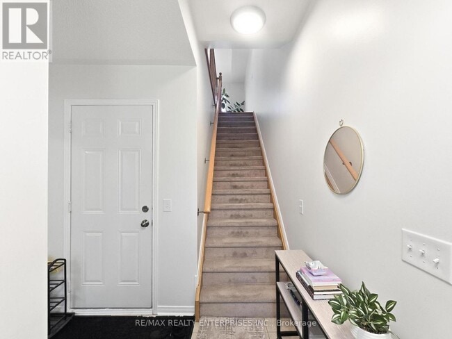 Photo - 112 Harbourside Dr