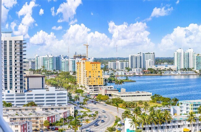 Photo - 7601 E Treasure Dr Unit 1917