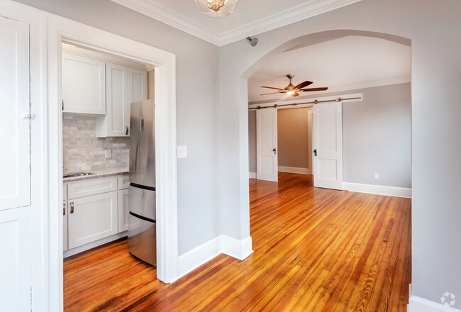 1 BD/ 1 BA - 550 SqFt Unit #18 - Kitchen/Living Area View - Inezda Apartments Unit 8