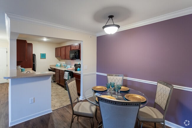 2BR, 2BA - 1,130SF