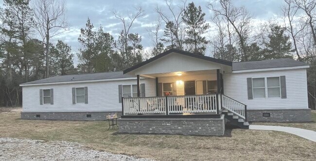 Building Photo - 128 Hall Dr S Rental