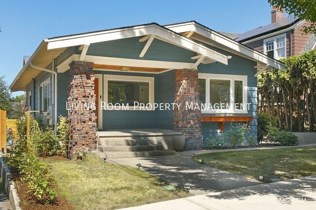Building Photo - 3639 NE 25th Ave
