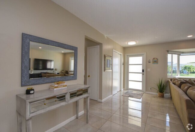 Building Photo - 609 S Crescent Dr Rental