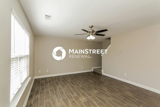 Photo - 4 Bedroom Pet-Friendly Home in Charlotte, NC with Main Street Renewal