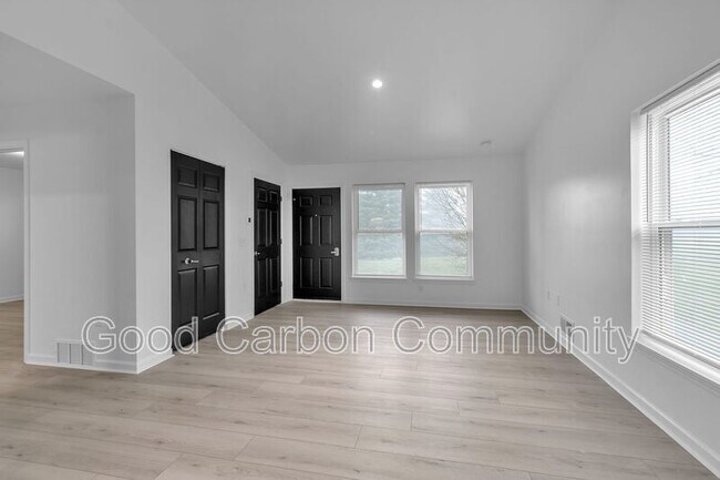 Photo - 7008 Erie Rd Unidad 1 Bedroom