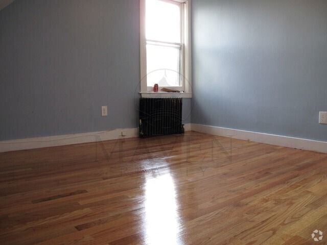 Building Photo - 27 Ellington Rd Unit #1 Rental