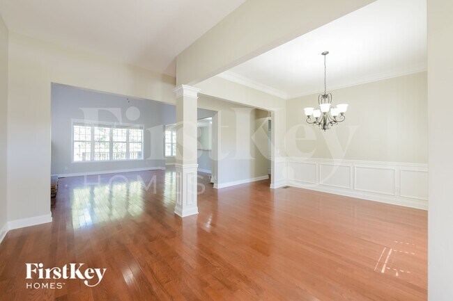 6231 Cove Creek Dr