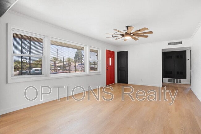 Photo - 204 Balboa Rd