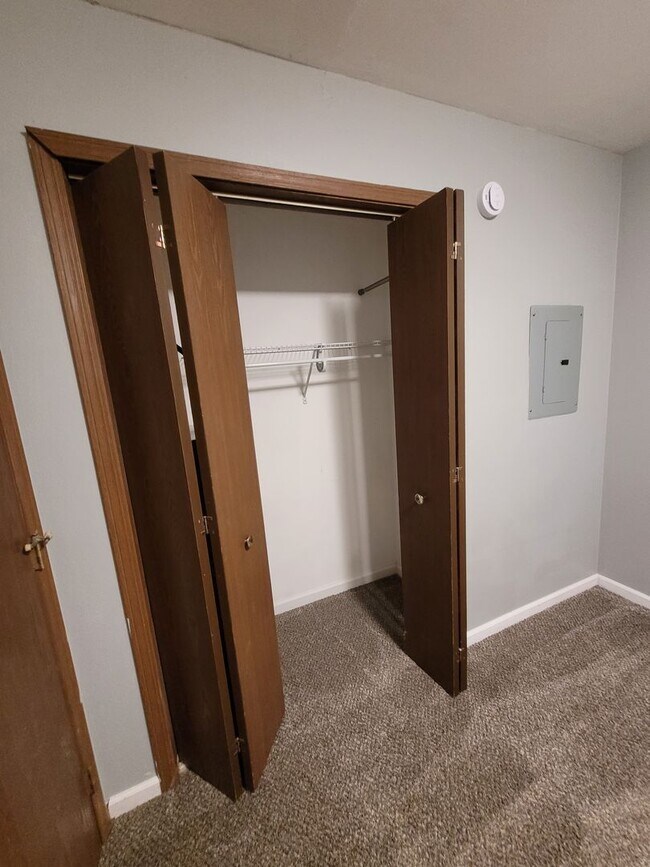 Photo - Updated Unit Right on Main Street in Bowling Green! Unit 8