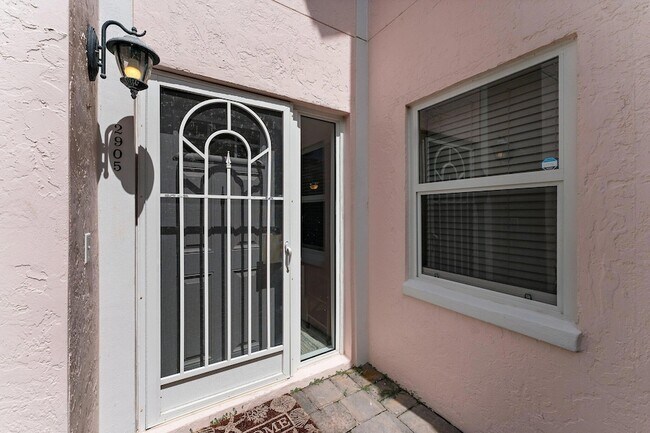 Photo - 2905 Fairway Dr N