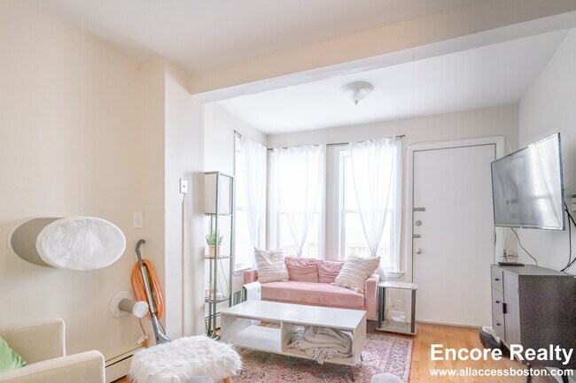 Photo - 238 Everett St Unidad 2