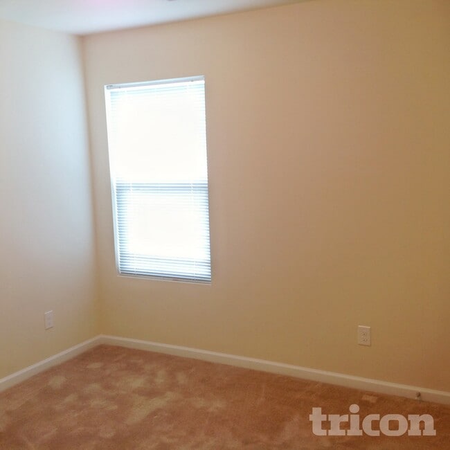 Photo - 532 Gentle Breeze Ln