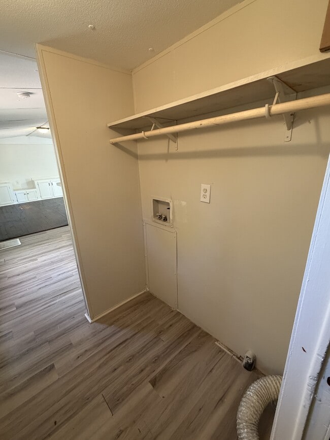 Photo - 61 Platinum Dr