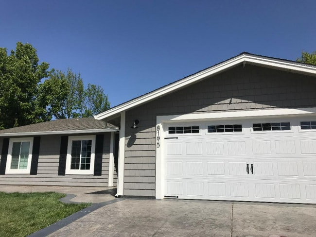 Building Photo - 8195 Stacey Hills Dr Rental