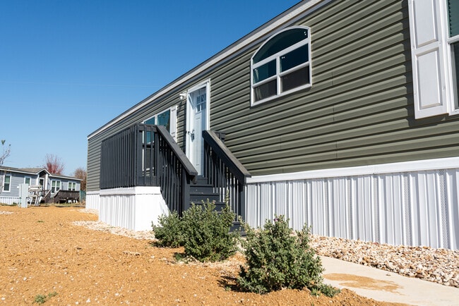 Photo - 128 Ponderosa Way