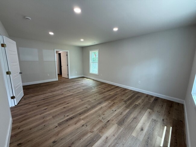 Photo - Modern Comfort & Convenient Living