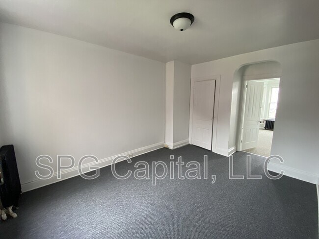 Photo - 252 W Jackson St