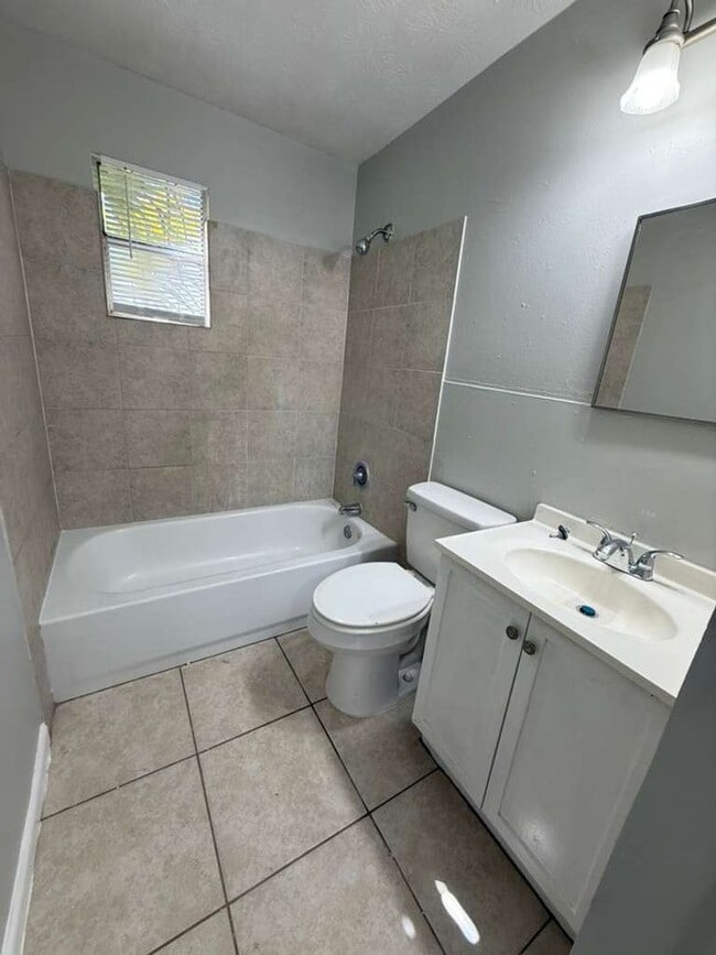 Photo - 1656-1658 Windle St Unit 1656