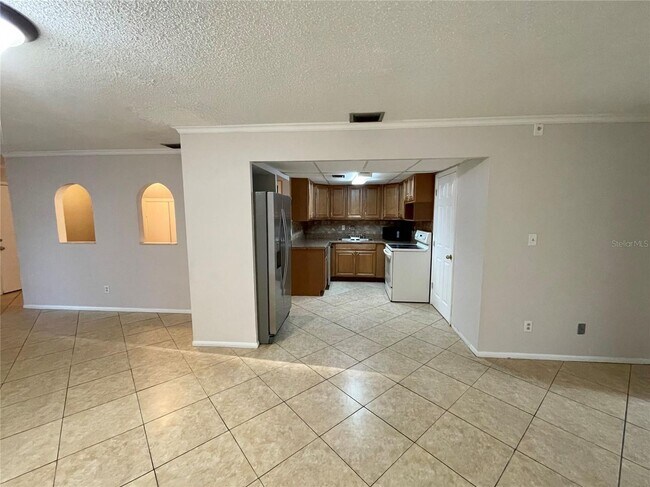 Photo - 4/2.5 Condo with beautifully updated kitchen, in Sarasota, location is Ideal!!