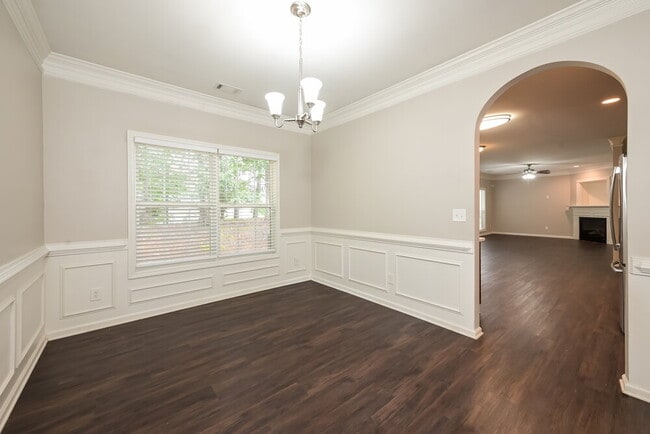 Photo - 1509 Warwick Way SE