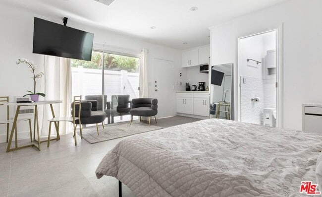 Photo - 8787 Shoreham Dr Unit B1