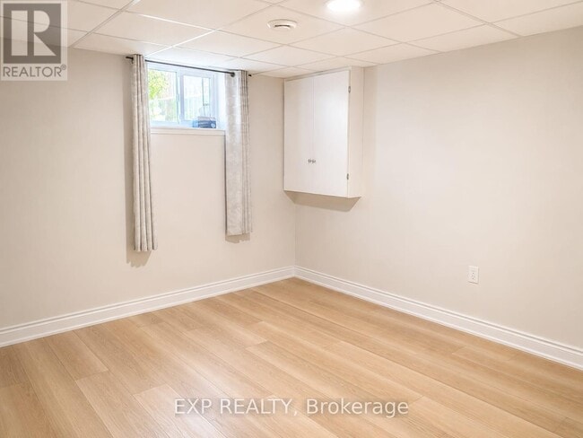 Photo - 36 Castor Crescent