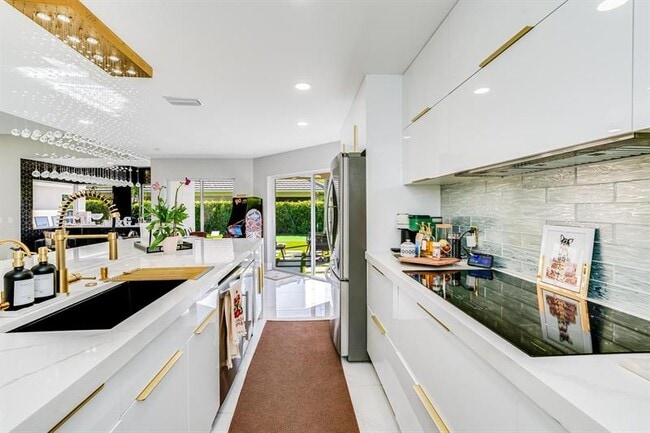 Photo - 154 Coventry Pl
