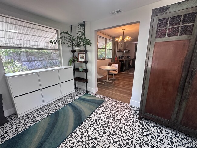 Photo - 7 Carver Ct