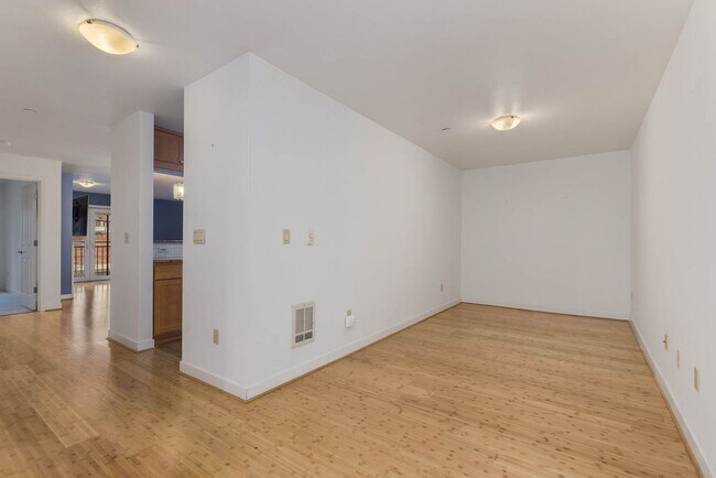 Photo - 701 1st Ave N Unidad Apt 201