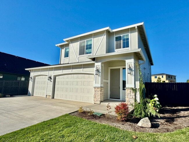 Photo - Gorgeous Ridgefield Home w/ full guest sui...