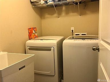 Photo - 469 NE Nantucket St