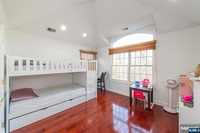 Photo - 115 Kensington Ln Unit 196