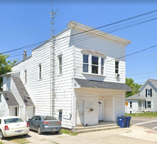 Photo - 74 Broadway St Unidad 3 Rental